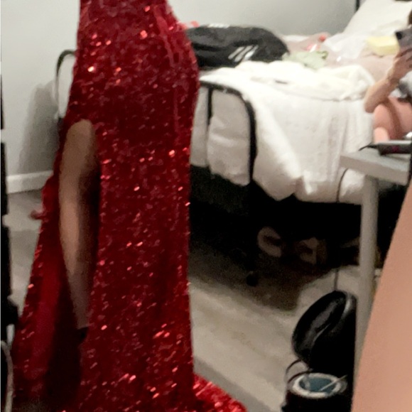 Red prom dress - Picture 2 of 5